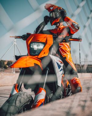 KTM 390 SMC R 2026 (22)