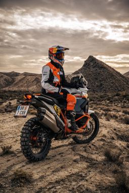 KTM 1390 SUPER ADVENTURE R OT 2026 (19)
