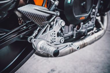 KTM FACTORY FOOTPEG SYSTEM (2)