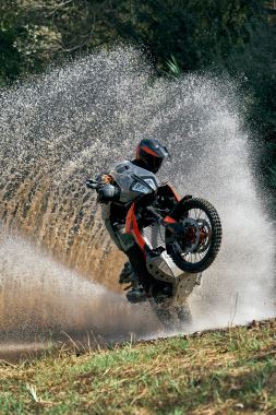 KTM 790 ADVENTURE ORANGE 2026 (19)