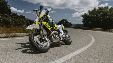 HUSQVARNA 701 SUPERMOTO 2026 (14)