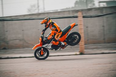 KTM 390 SMC R 2026 (12)