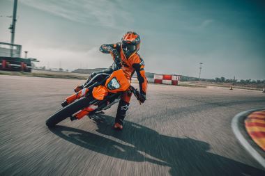 KTM 390 SMC R 2026 (20)