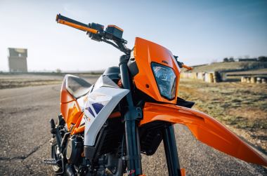 KTM 390 SMC R 2026 (27)