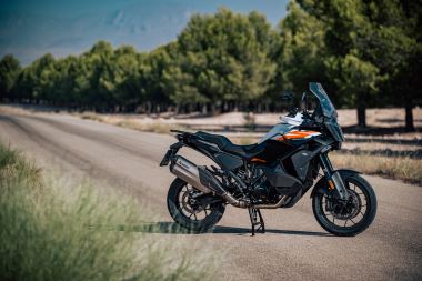 KTM 1390 SUPER ADVENTURE S EVO BLACK 2026 (13)