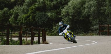 HUSQVARNA 701 SUPERMOTO 2026 (10)