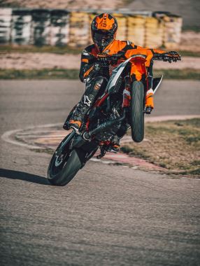 KTM 390 SMC R 2026 (11)