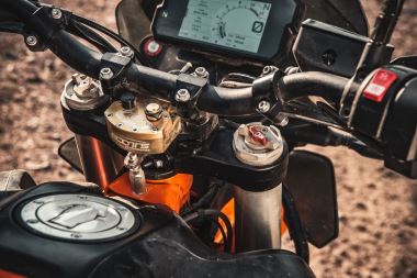 KTM STEERING DAMPER (1)