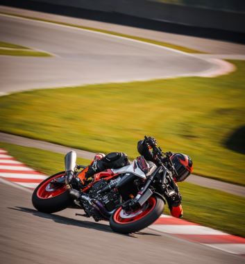 KTM 990 DUKE R 2026 (12)