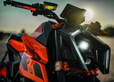 KTM FACTORY TRIPLE CLAMP (1)