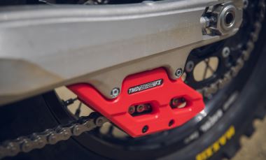 GASGAS FACTORY RACING CHAIN GUIDE (1)